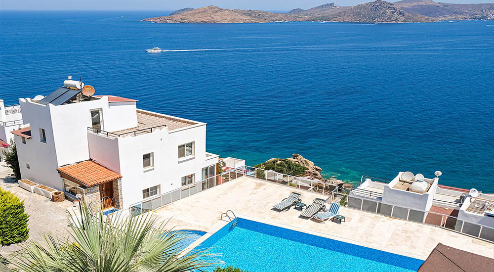 Honeymoon Villas in Kalkan: A Romantic Escape in Paradise