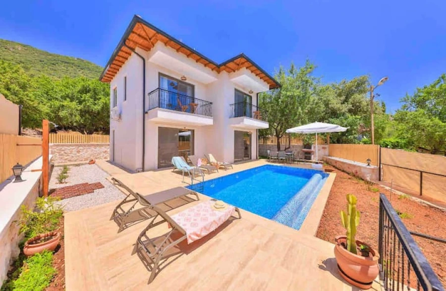Kaş'ta Sakin Özel Havuzlu Villa