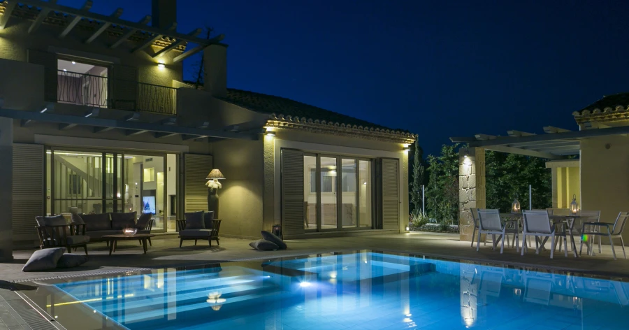 A Paradise of Turquoise Seas and Lush Landscapes