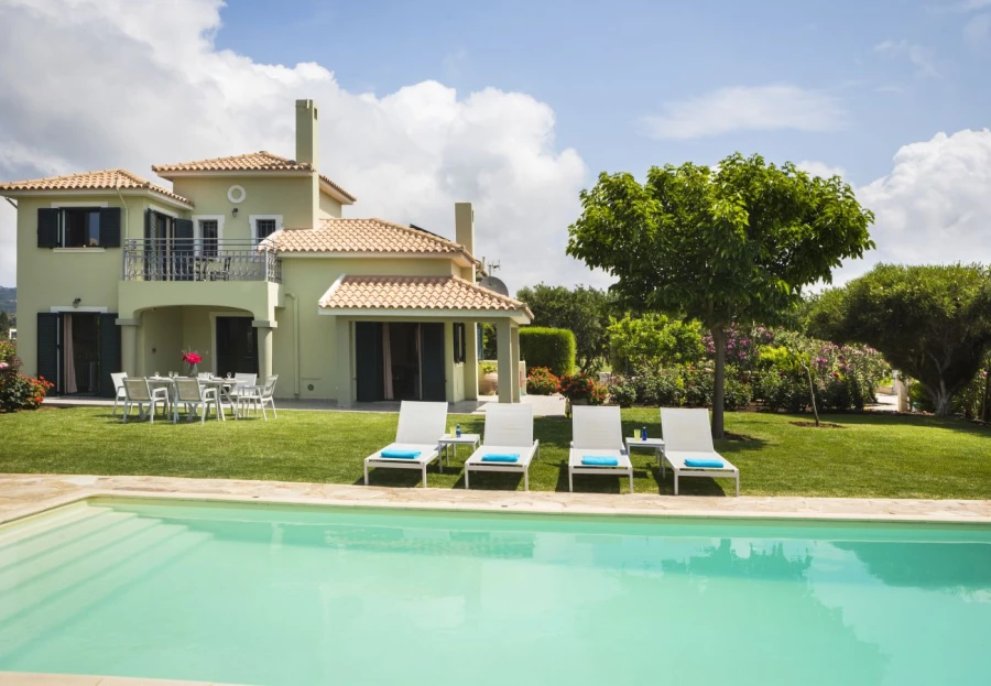 A Sophisticated Seaside Holiday Retreat