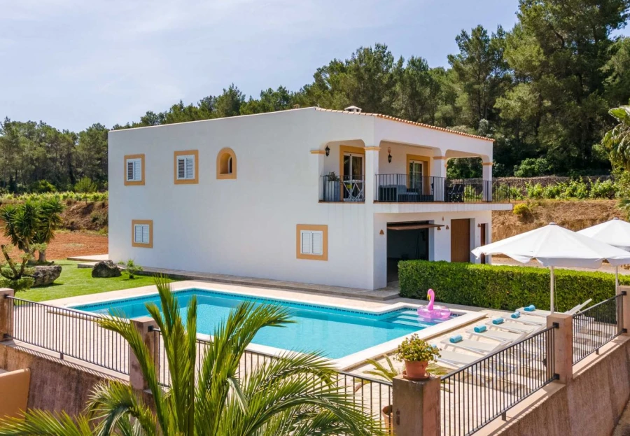 Santa Gertrudis, İbiza'da Büyüleyici Kırsal Villa