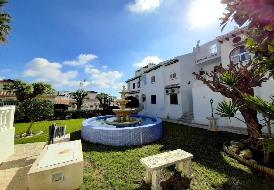 Stylish Villa with Pool near Beaches & Golf