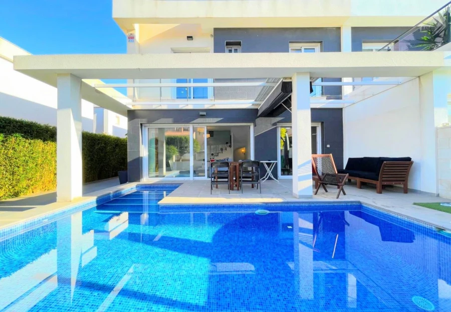 Bright & Airy Getaway in the Heart of Gran Alaca