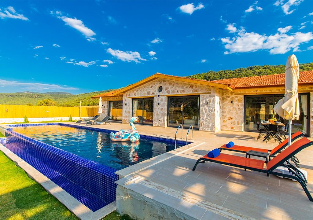 Kalkan'da Lüks Taş Villa