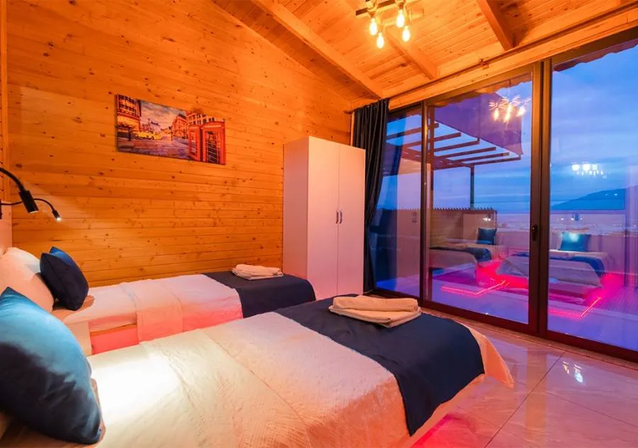 Pool and jacuzzi villa in Kalkan Yeşilköy