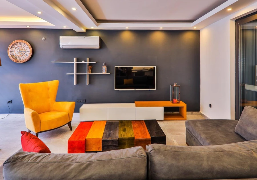 A conservative villa with a pool in Kalkan