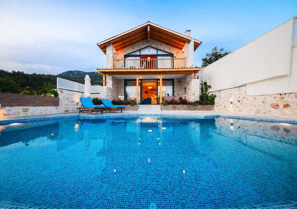 Conservative Villa For Honeymoon Couples