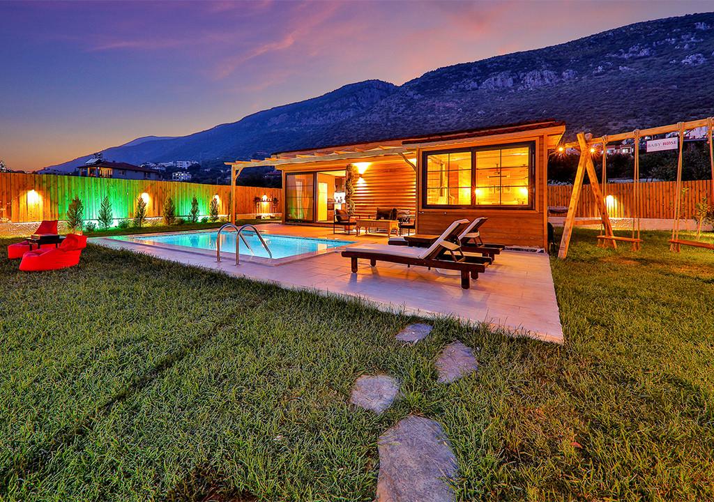 A Conservative Villa With A Pool In Kaş Gökseki